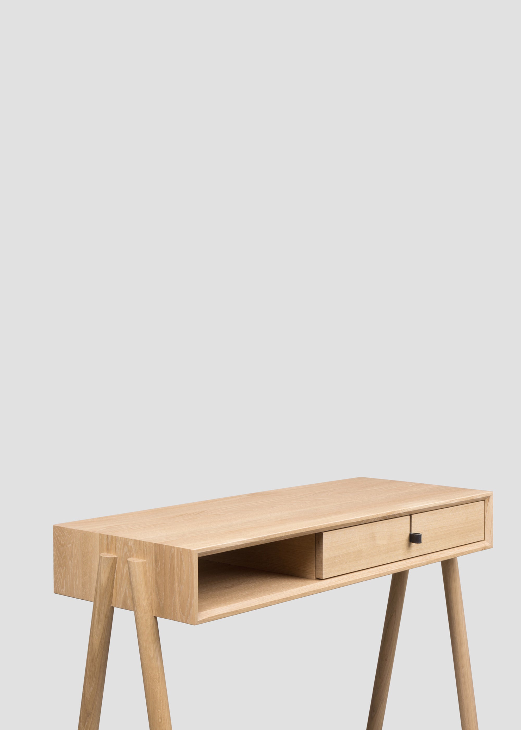 AMELIA desk