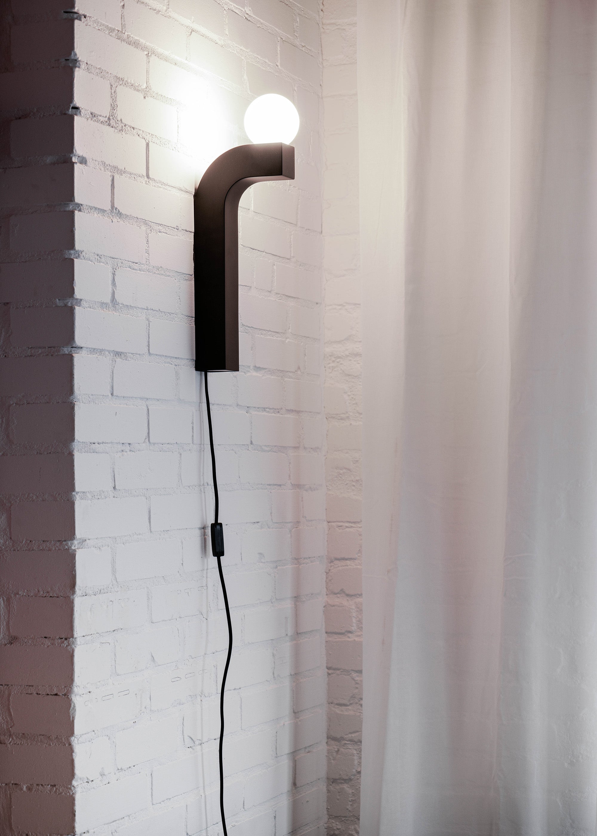 PALLIA wall lamp